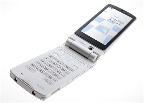 DoCoMo最新3G系列之:富士通电视手机F904i赏析_手机_科技时代_新浪网