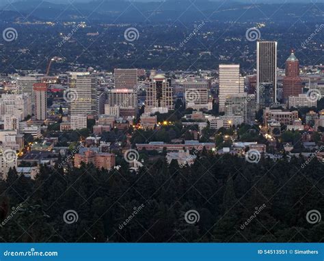 Downtown Portland Oregon City Skyline at Dusk Editorial Photo - Image ...