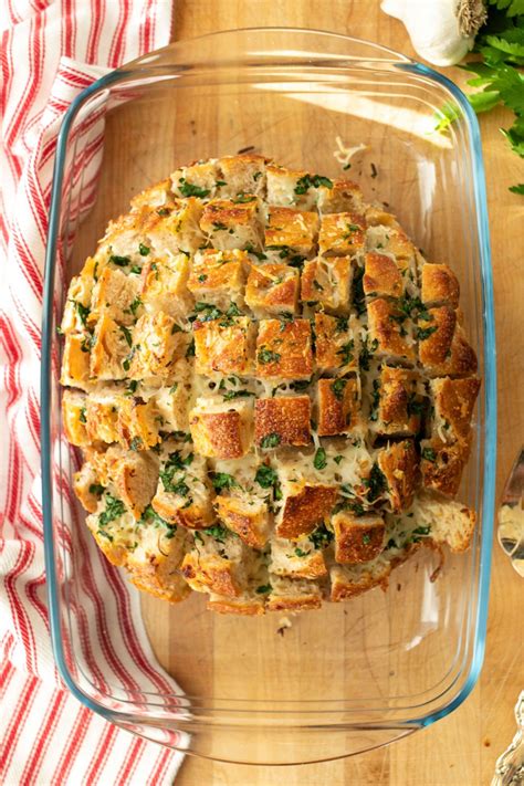 Garlic Cheese Pull-Apart Bread - Marie Saba