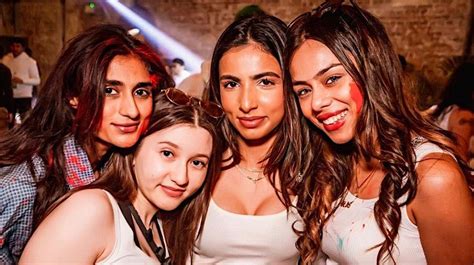 Bollywood Rave : An Immersive Holi Glow DesiDarty @ The World Famous ...