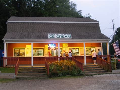 Salem Valley Farms: Satisfying Summertime Ice Cream Stand
