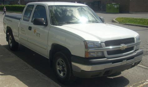 2003 Chevrolet Silverado 1500 Work Truck 4x4 Regular Cab 8 ft. box 133 in. WB 5-spd manual w/OD