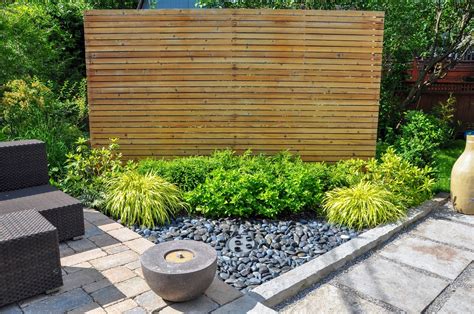 10 Garden Screening Ideas to Transform Your Outdoor Space - PriceMyGarden
