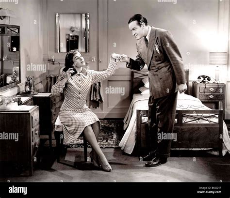 THE GHOST BREAKERS (1940) PAULETTE GODDARD, BOB HOPE GBR 004 P Stock ...