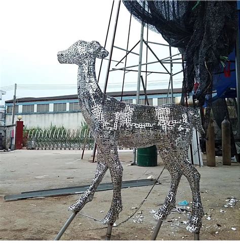 不锈钢鹿雕塑现代简约抽象鹿户外广场大型金属铁艺鹿装饰摆件定制-阿里巴巴