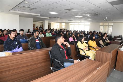 Faculty Members and Staff members of NFSU Delhi campus n listened to ...