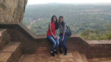 Traveling Sri Lanka On A Budget: 5 Pocket-Friendly Excursions