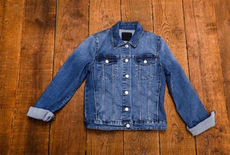 सर्दियों में डेनिम जैकेट से मिलेगा अट्रैक्टिव लुक, खरीदने जाए तो इन ...