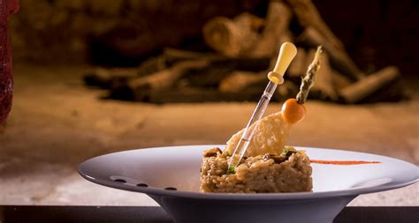 Santorini Restaurants - 1800 Floga Restaurant Oia Santorini Restaurants