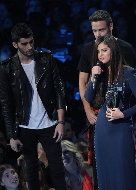 Zayn and Selena Gomez (One Direction VMA win 2013 VMAS) #shipping