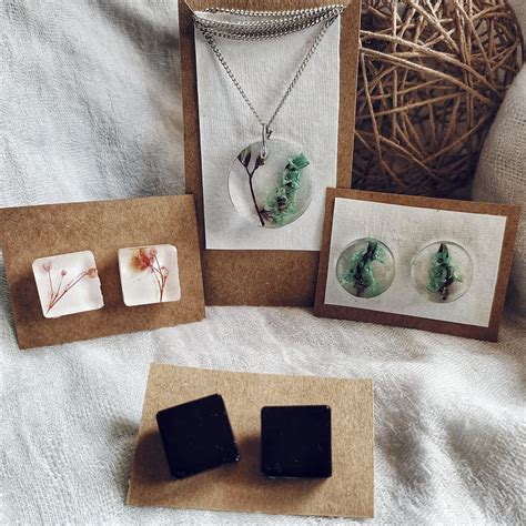 Handmade Resin Lockets Keychains & Gifts By Art Hipppo | LBB