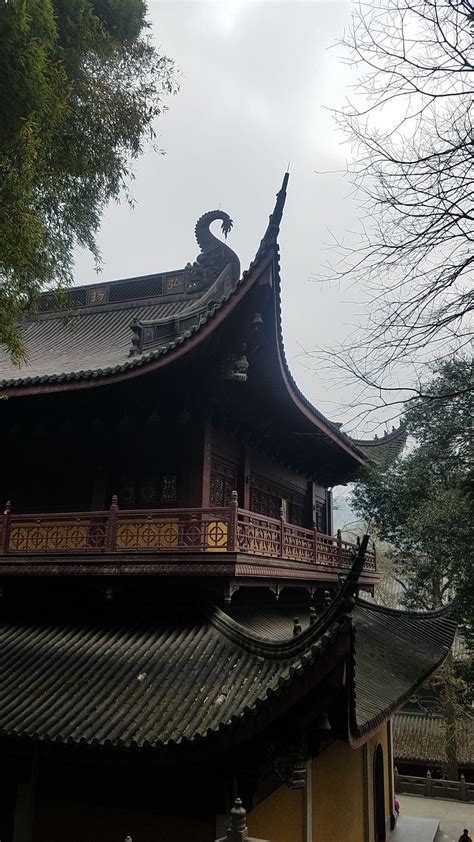 【携程攻略】杭州灵隐寺景点,灵隐寺大雄宝殿的地垫罩是每日更换的，细节做的真到位，这个寺庙和我…