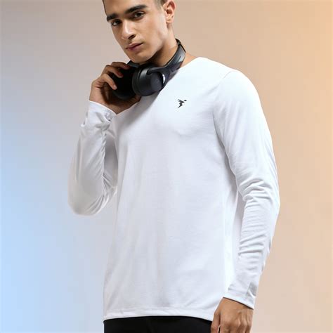 Men Solid Slim Fit Crew Neck T-shirt with TECHNO COOL+