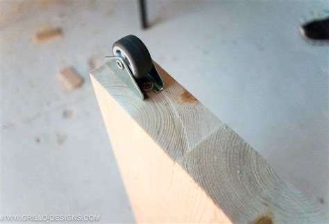 Build Over Bed Table 的图像结果