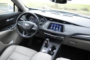 2023 Cadillac XT4: 126 Interior Photos | U.S. News