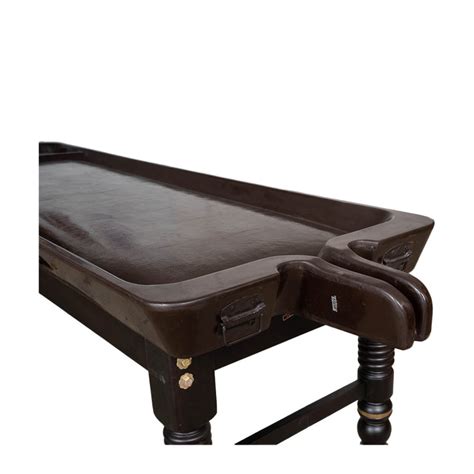 AVP FRP Massage Bed for Ayurvedic Treatments – avpayurveda
