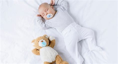 Best Pacifiers for Newborns (Updated 2020)