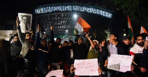 Protests Against Violence In JNU Spread To Major Campuses As Students ...