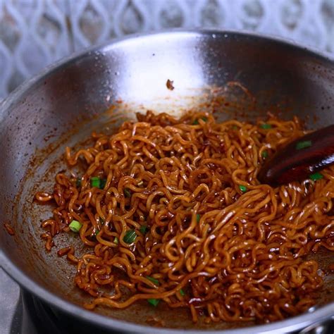 How To Cook Fried Indomie With Egg