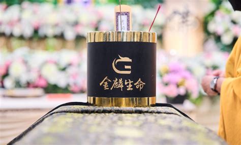 出殡送人什么礼物最新素材