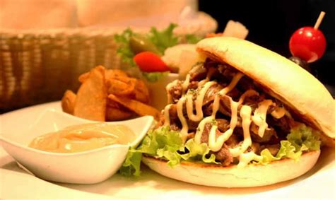 The Best Burgers in Delhi to Pamper Your Palate