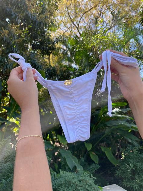 Pool Cleaning Tips Bikini 的图像结果