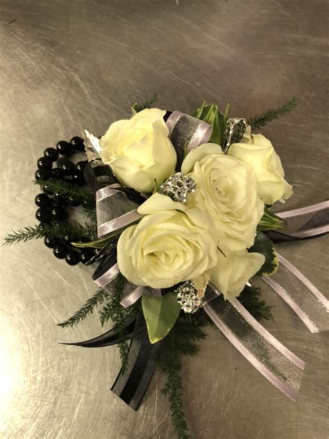 Corsage Black and White in Kennesaw, GA | Faith Designs Florist