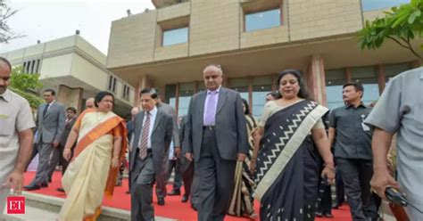Justice Geeta Mittal is 1st woman judge of J&K HC; Justice Menon to ...