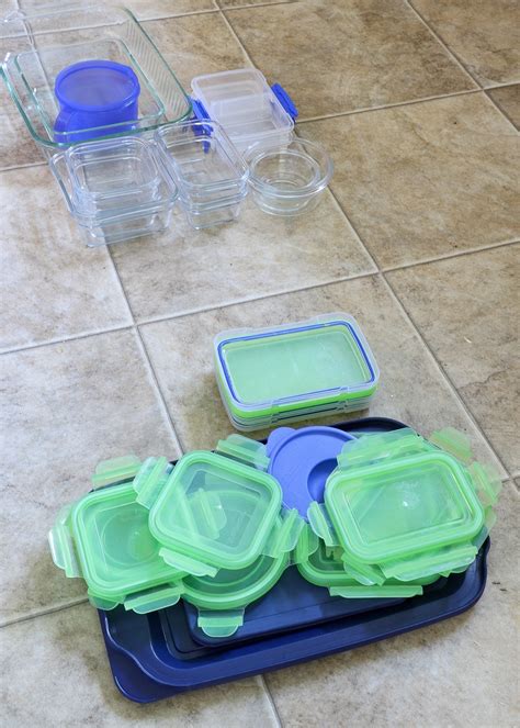Organizing Food Storage Containers 的图像结果