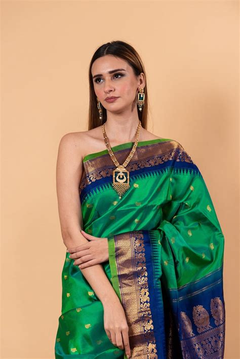 Shop Handwoven Emerald Green Gadwal Silk Saree – Elegant & Luxurious ...