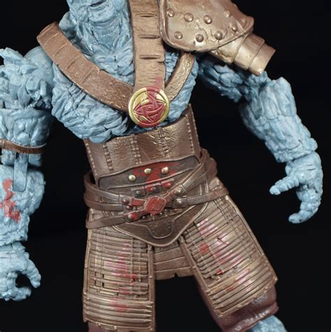 Hasbro-Marvel-Legends-Thor-Ragnarok-Korg-Review-chest