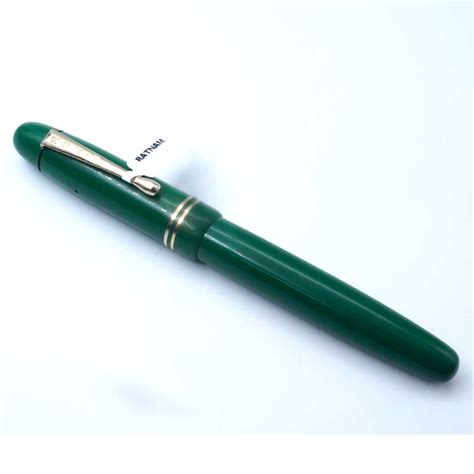 Ratnam Plain Green Color Body With 5.5 Nib And Iridium Nib Cap Type Eye ...