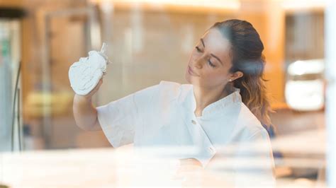 In-N-Out Franchise Explained for Entrepreneurs.