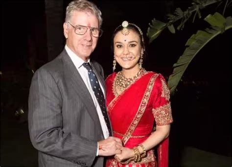 प्रीति जिंटा के ससुर जॉन का हुआ निधन, श्रद्धांजलि देते हुए बोलीं ...