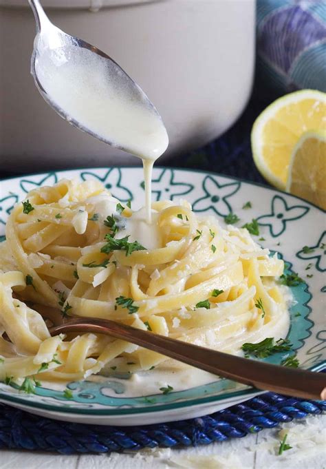 Easy Homemade Alfredo Sauce - The Suburban Soapbox