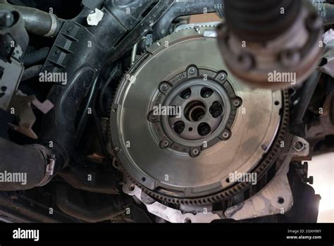 Car Flywheel Explained 的图像结果