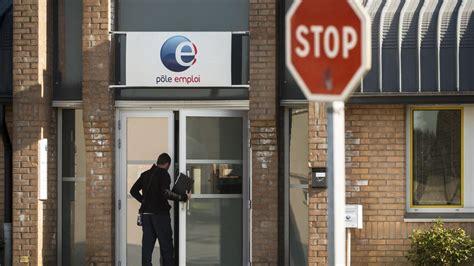 French unemployment rises 0.7% in April to historic high - France 24