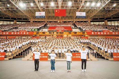哈工大（深圳）2022级新生开学第一课，老师跟学生说了这些_深圳新闻网