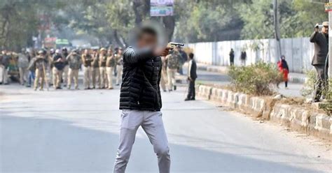 Pro-CAA Man Brandishing Gun In Jamia Asks ‘Who Wants Azaadi?’, Shoots ...