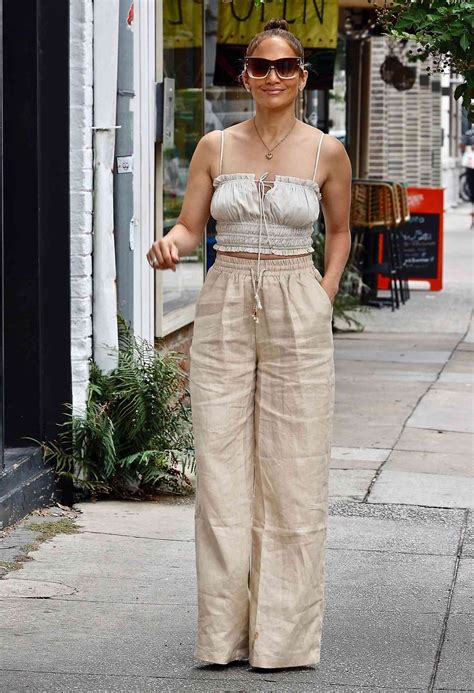 Jennifer López llevó este look horas antes de su boda | People en Español
