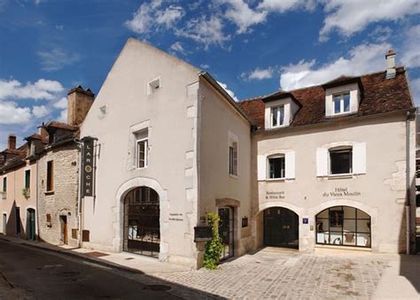 HOTEL DU VIEUX MOULIN (Chablis) - Hotel Reviews, Photos, Rate ...