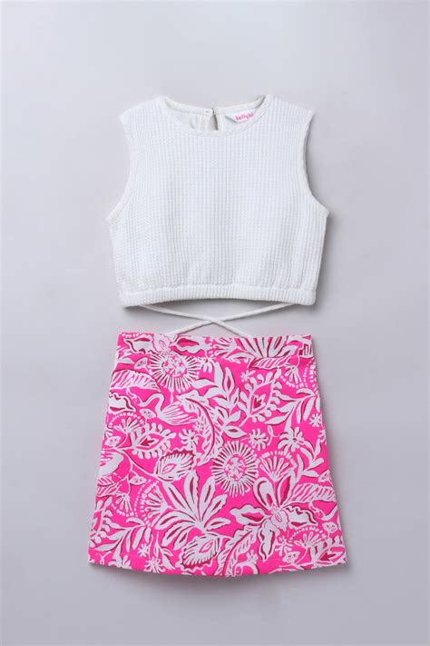 Sleeveless waist tie-up crop top with printed skirt-White & pink ...