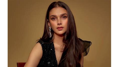 Aditi Rao Hydari shows us why a black sari is a reliable festive staple ...