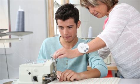 How to Repair Mini Sewing Machine 的图像结果