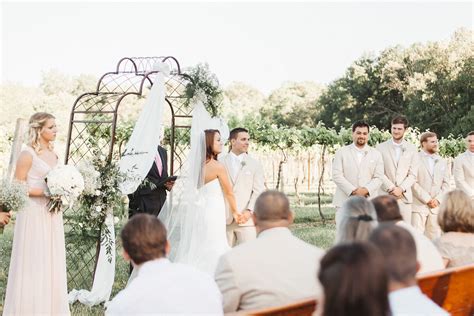 Pearl Package – DelMonaco Winery