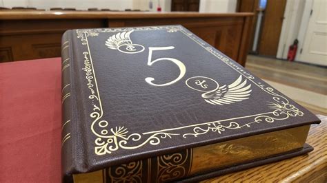 Angel Number 5 Meaning: Big Changes, Big OpportunitiesDeluxe Astrology