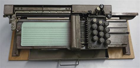 Computer Punch Card Machine 的图像结果