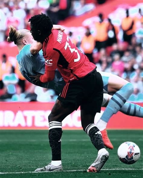 Ghim của Keagan Hunter trên Football