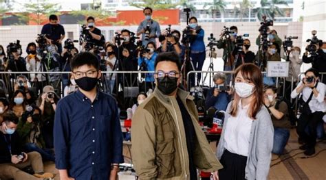 港媒：乱港分子周庭弃保拒绝返港报到，香港警方强烈谴责公然挑战法纪行为