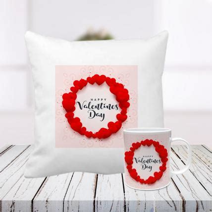 Kiss Day Cushion and Mug Online - Indiagift